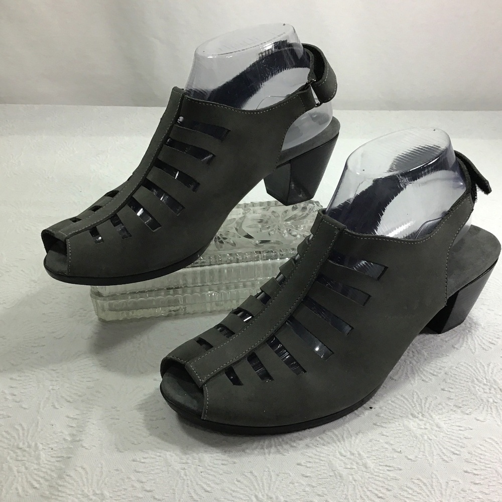 Munro American “Abby” Slingback Gray Sandals